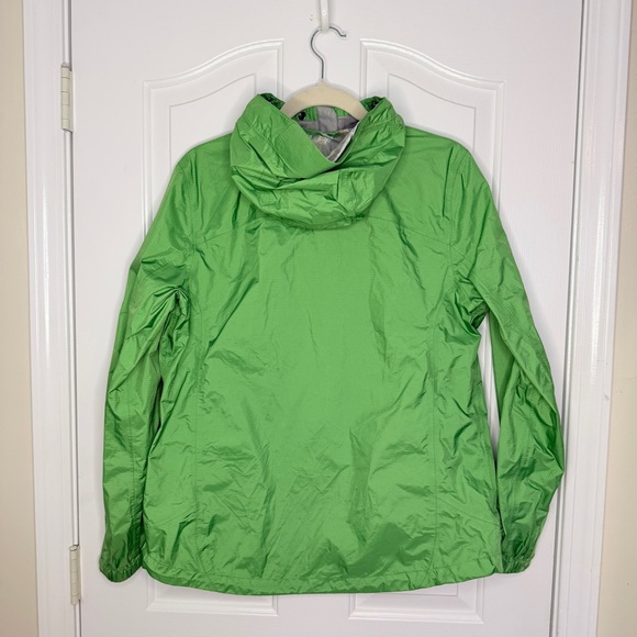 L.L. Bean Mens Green Hooded Rain Jacket Size Medium FLAWED - Picture 3 of 11